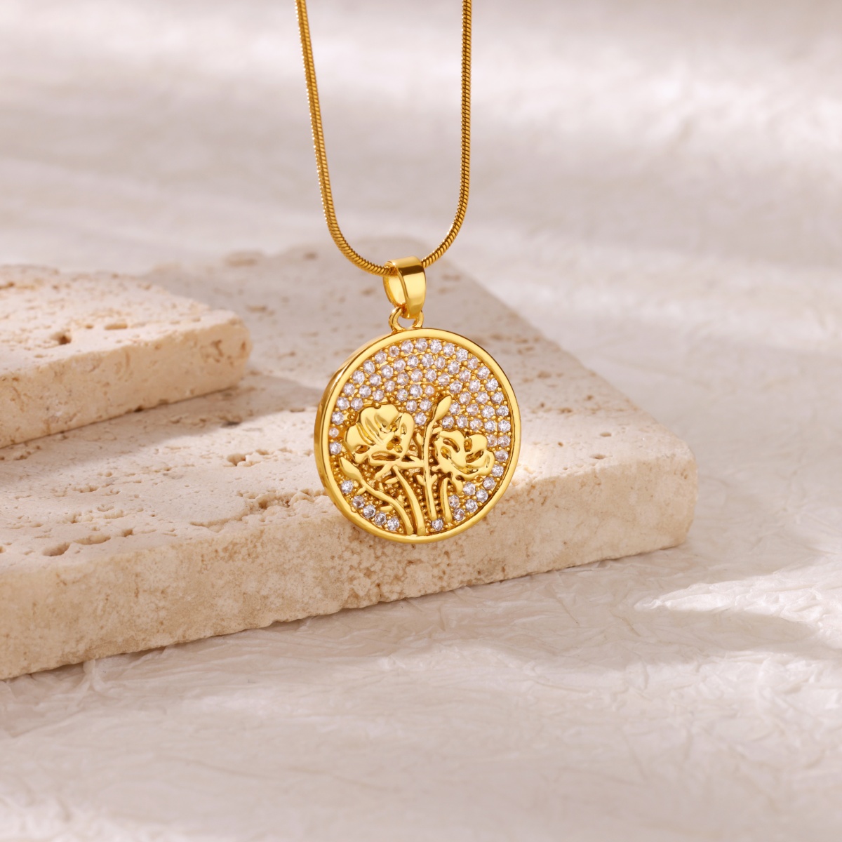Zircon Flower Necklaces For Wo - Birth Flower Necklace recensie en prijs